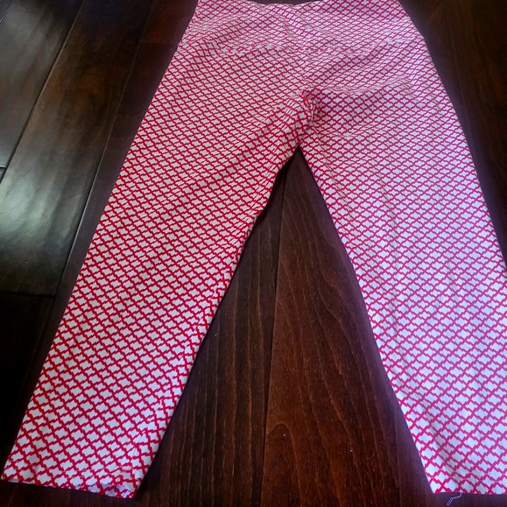 Tummy control red and white capri leggings. Size S.